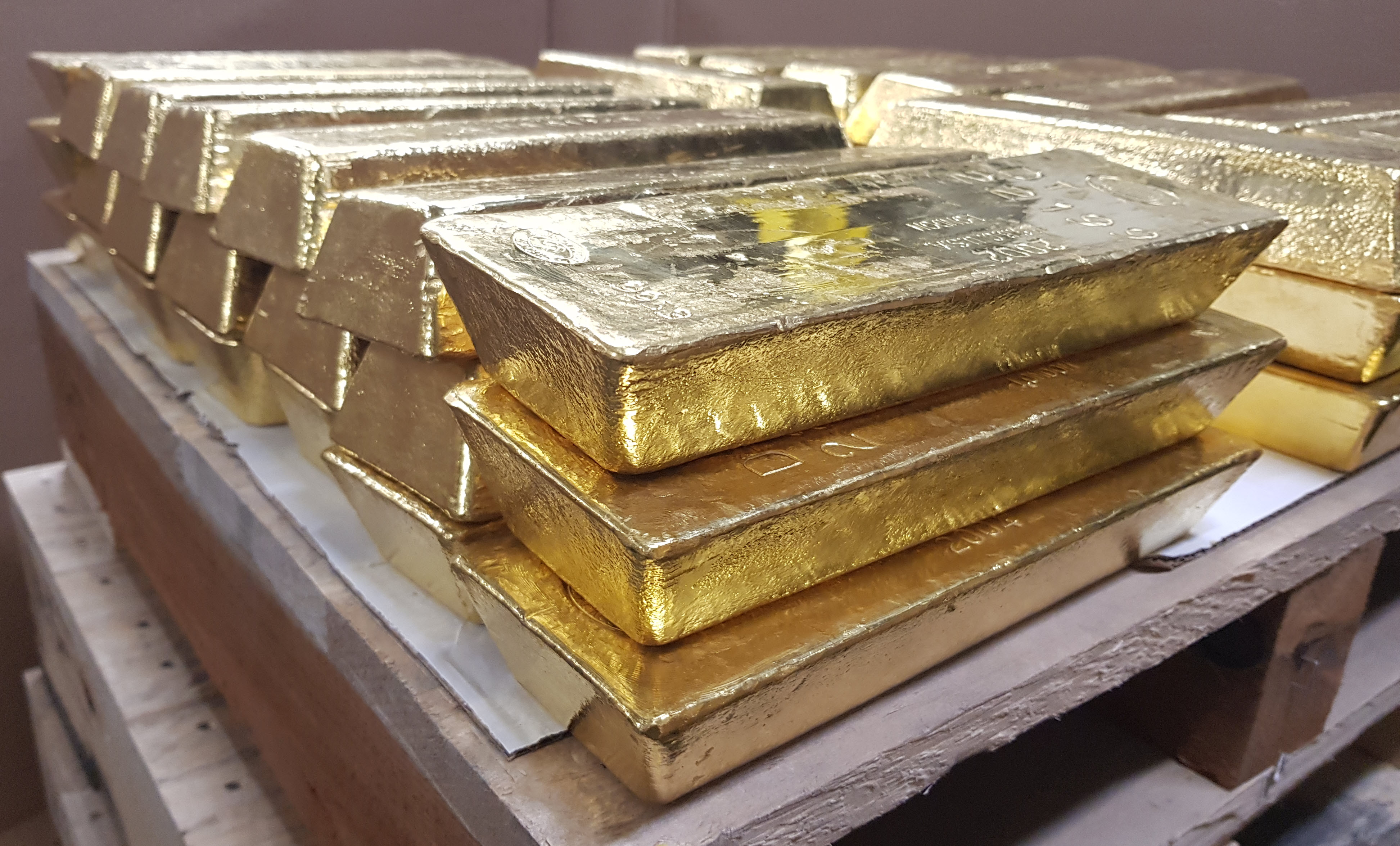 Premium African gold bars, bullion and natural gold nuggets available for sale
